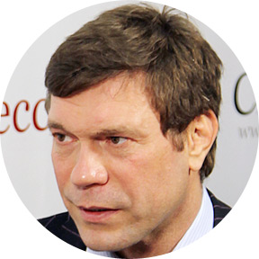 Олег Царёв
